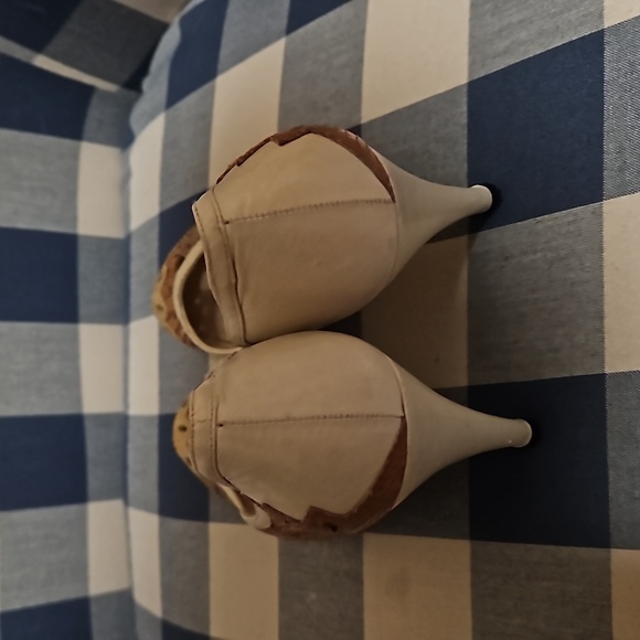 Rodina Ferragamo Schiavone heels 7M - Picture 8 of 8